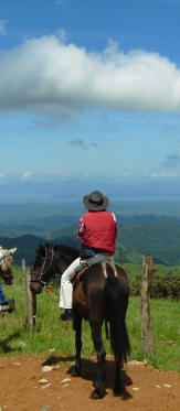 horse trekking at Smiling Horses Monteverde